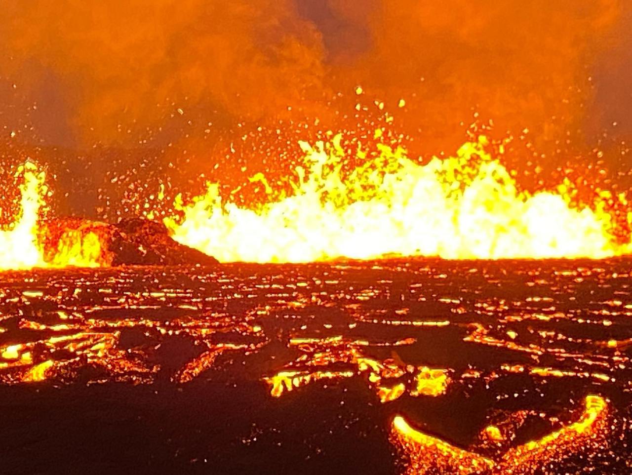 Dramatic photos of new Iceland volcano snapped by local&nbsp;guide